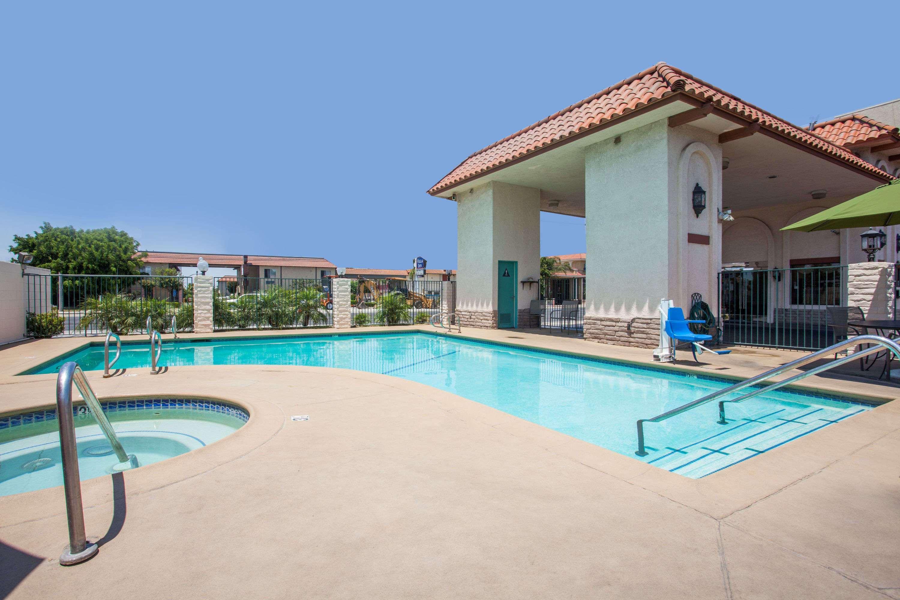 Days Inn By Wyndham Anaheim Near The Park Εξωτερικό φωτογραφία