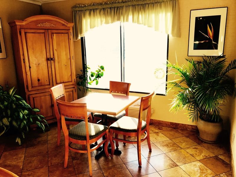 Days Inn By Wyndham Anaheim Near The Park Εξωτερικό φωτογραφία