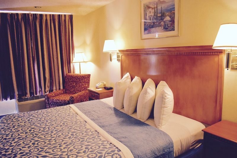 Days Inn By Wyndham Anaheim Near The Park Εξωτερικό φωτογραφία