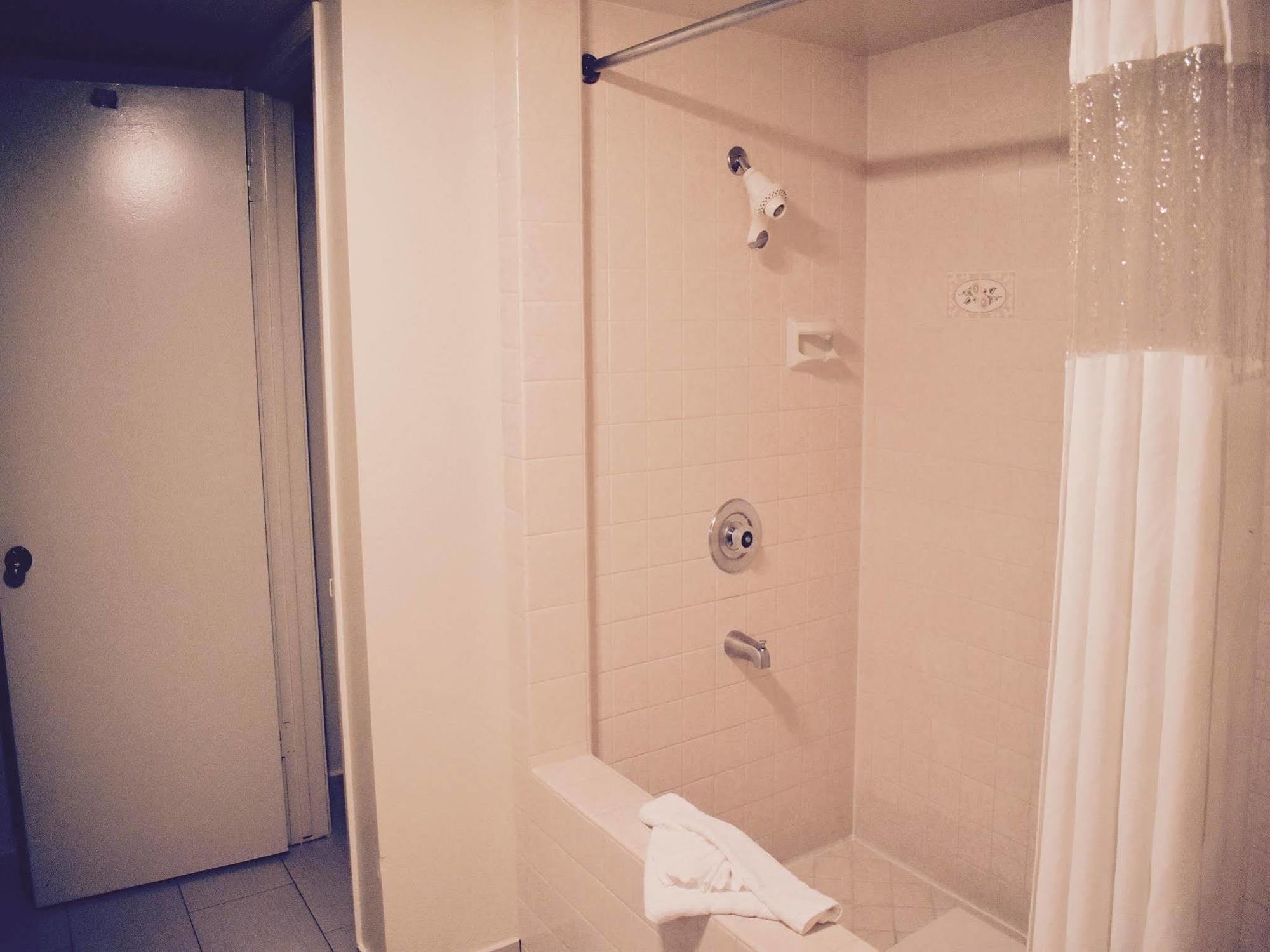 Days Inn By Wyndham Anaheim Near The Park Εξωτερικό φωτογραφία