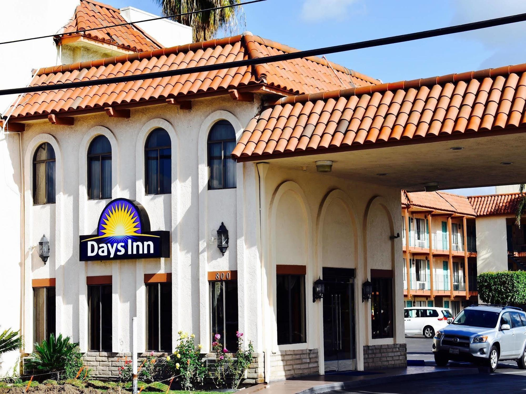 Days Inn By Wyndham Anaheim Near The Park Εξωτερικό φωτογραφία