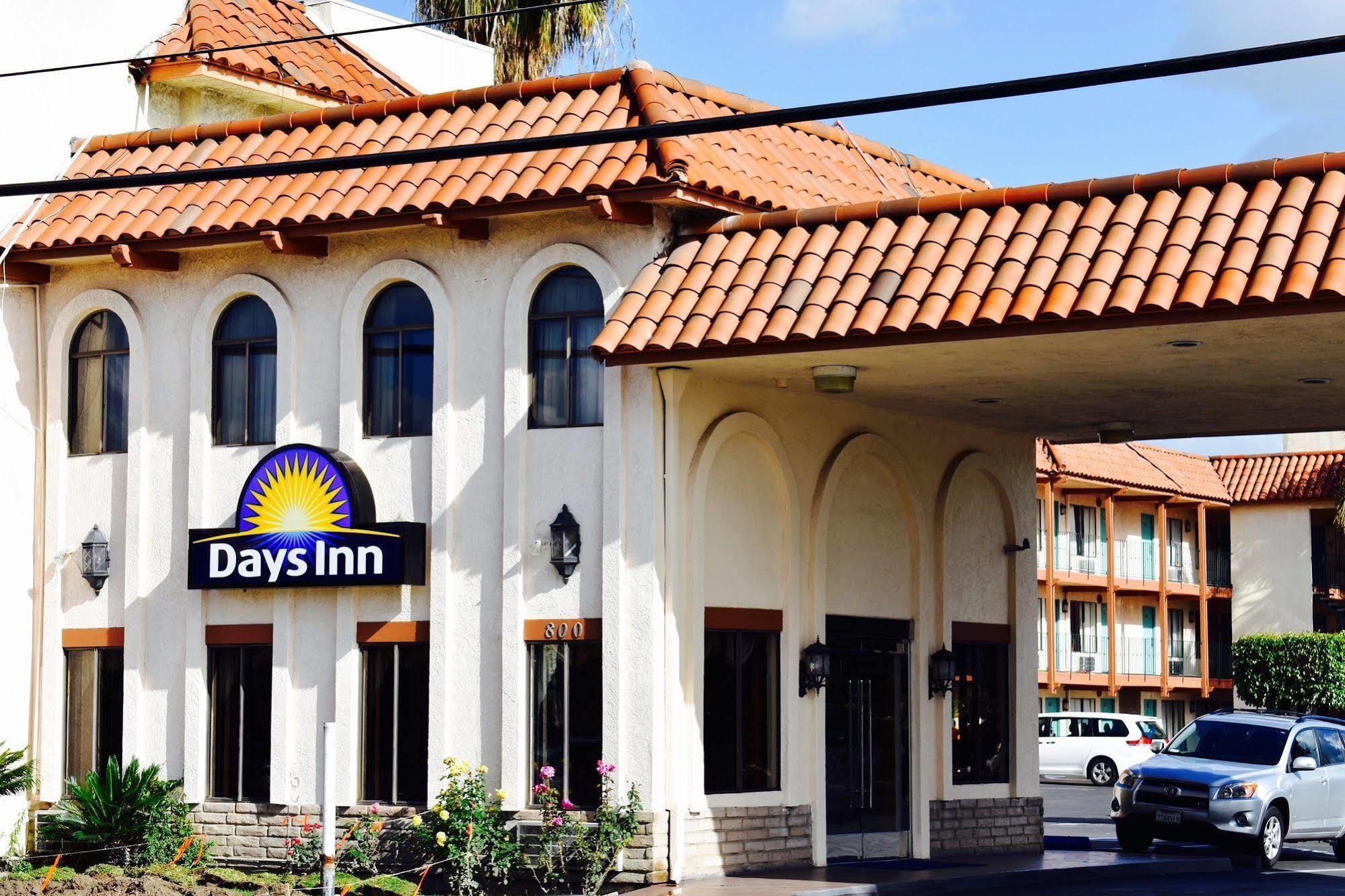 Days Inn By Wyndham Anaheim Near The Park Εξωτερικό φωτογραφία