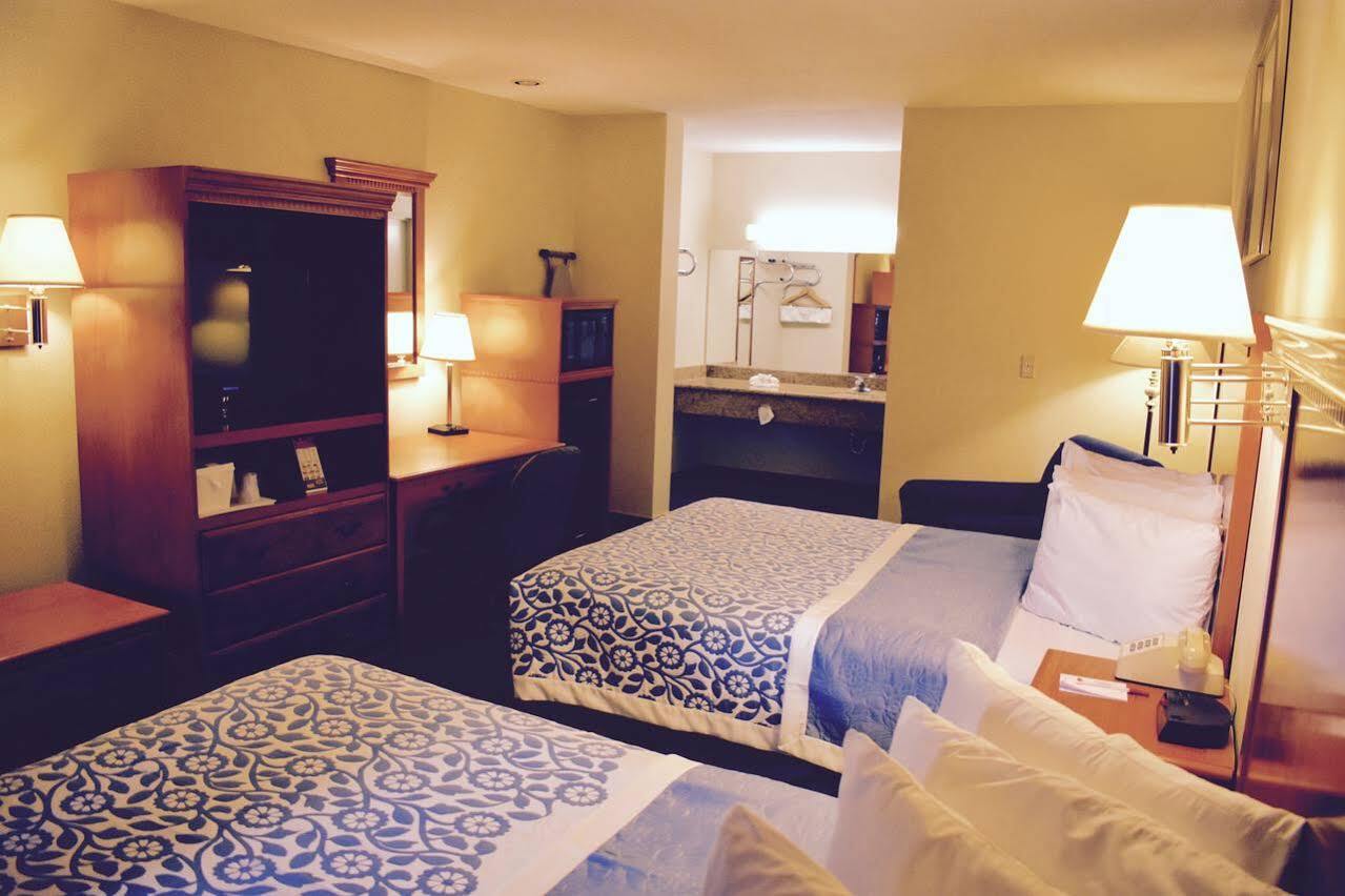 Days Inn By Wyndham Anaheim Near The Park Εξωτερικό φωτογραφία